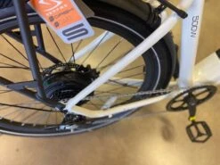 Serfas Dash E-Bike 500W Step Over White -Chic Bike Shop 1gM3fPJCb0PbbwAA 4TTJCDWQ
