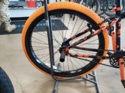 Se-bikes SE Bikes BLOCKS FLYER 26 - Orange Camo 2022 -Chic Bike Shop 54ZveCMGRZzEIWzVXvdfCnOZY