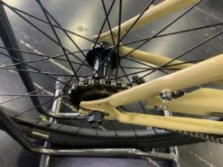 Retrospec Sully Klunker-Style Single-Speed Bike - Desert Sand 2022 -Chic Bike Shop Oeg37 YYeeS5q5zIKPgRigOIA