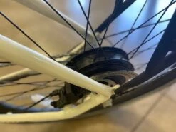 Serfas Dash E-Bike 500W Step Over White -Chic Bike Shop UYT4RRnf07NdOpjZzUgrG6RjQ